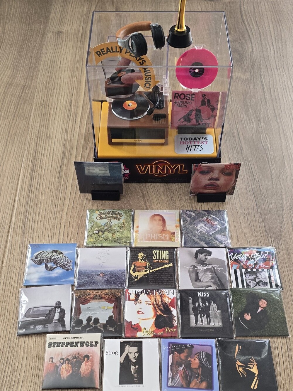 Mini Brands mini vinyl player bundle With Rare Messy